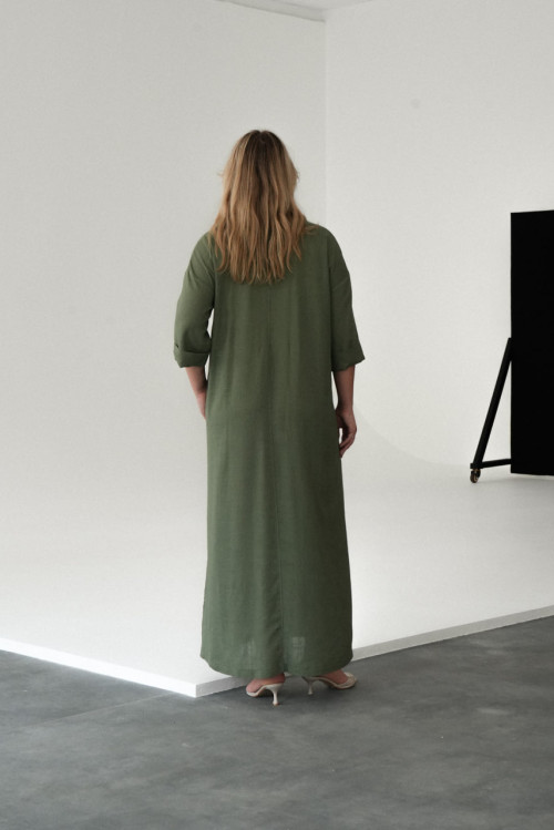 The dress is loose - Khaki