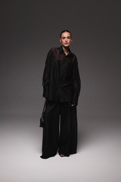 The pants are transparent - Black